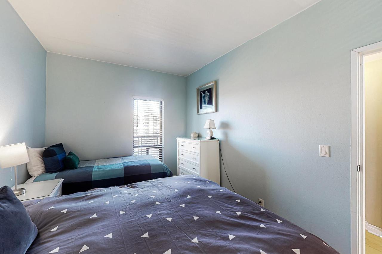 Apartamento Sand & Sea: Paradise On The Prom Seaside Exterior foto